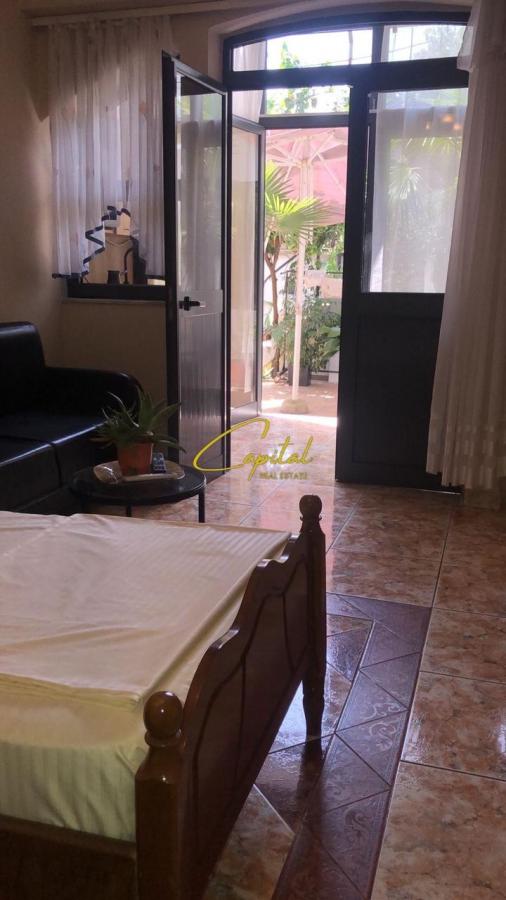 Apartament studio me qera 40 m2 medreseja 35.000 leke