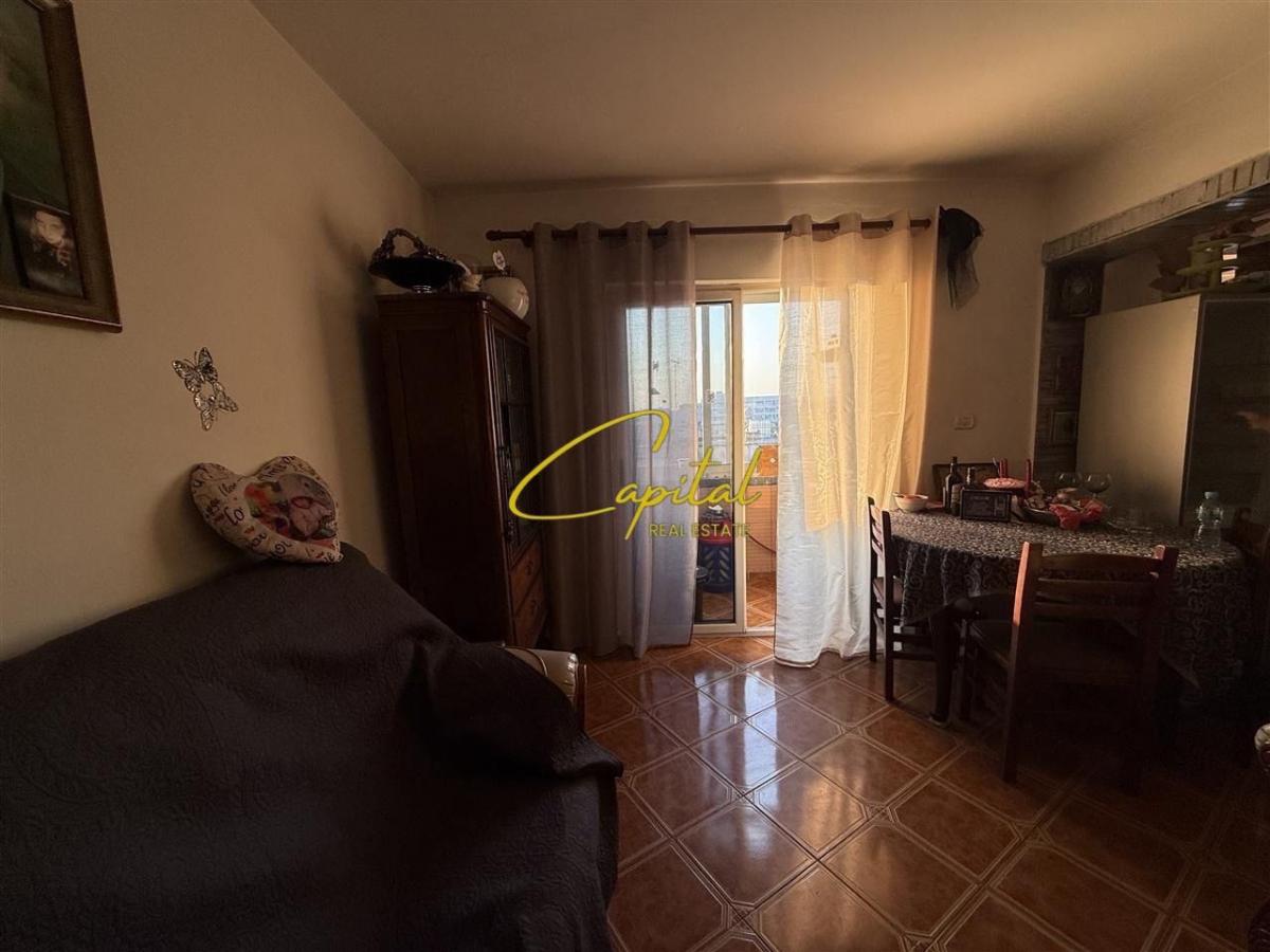 Apartament me qera 2+1 ish stacioni trenit 60.000 leke