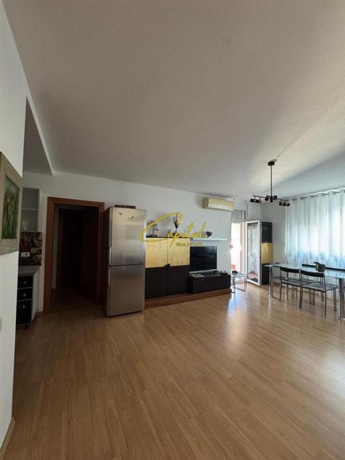 Apartament me qera 2+1+2 kodra e diellit 600 euro