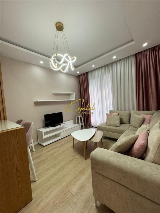 Apartament me qera 2+1 casa italia 1.100 euro
