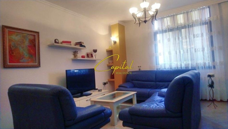 Apartament me qera 2+1 qender 750 euro