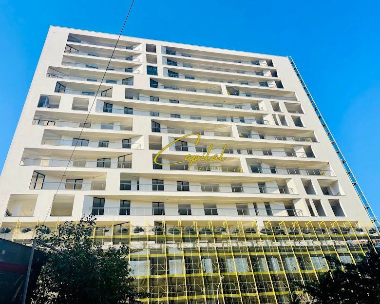 Dyqan me qera 74 m2 rezidenca mine peza 740 euro