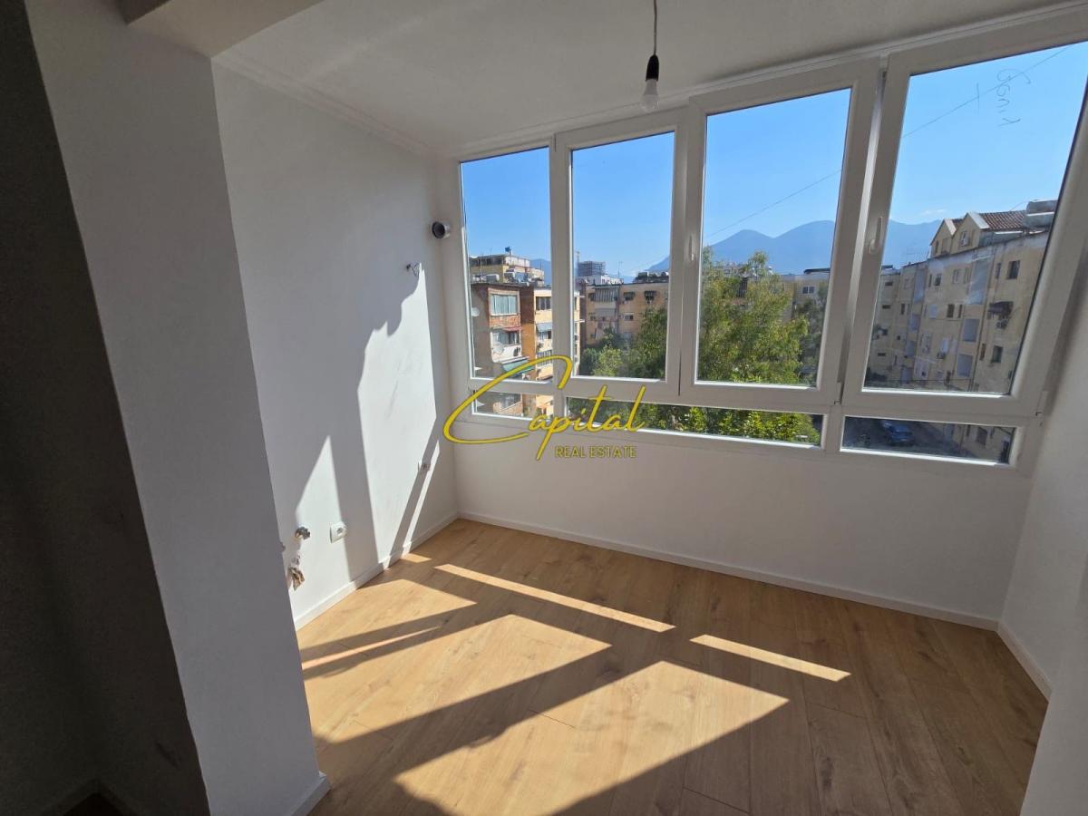 Shitet apartament garsoniere 28 m2 don bosko 68.000 euro