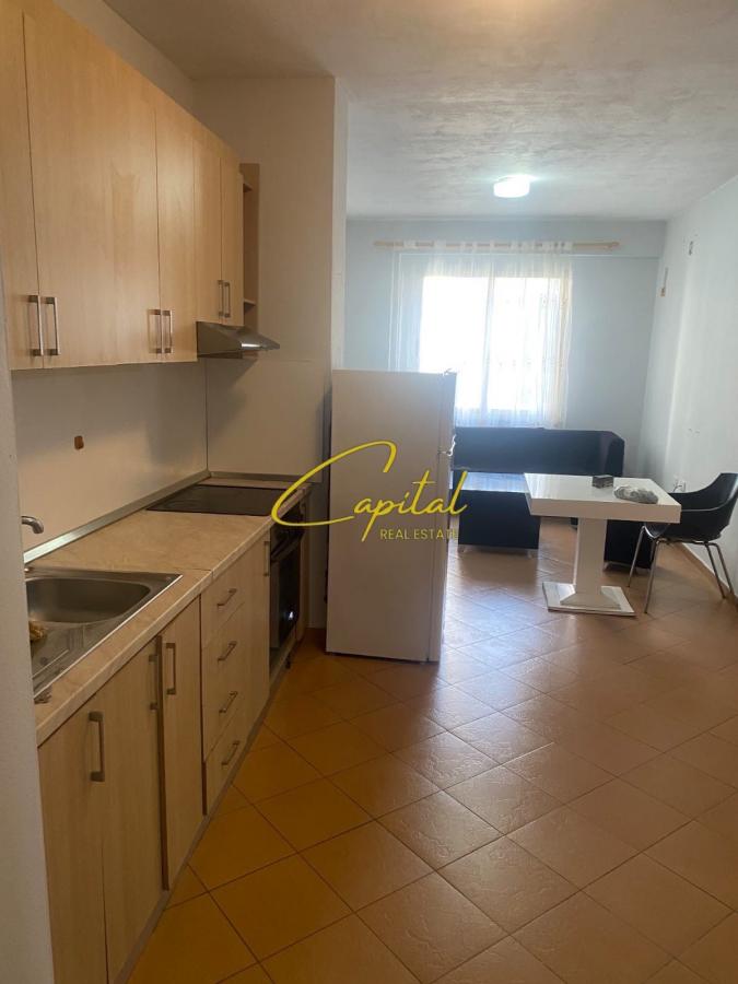 Apartament me qera 1+1 fresku 30.000 leke
