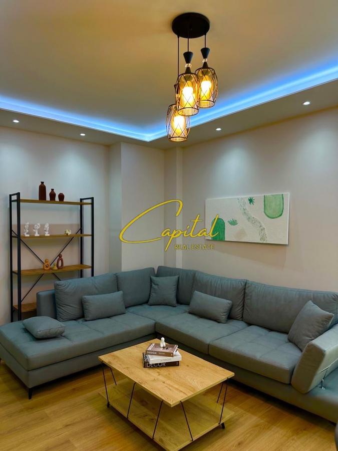 Shitet apartament 2+1+2 rruga e kavajes 258.000 euro