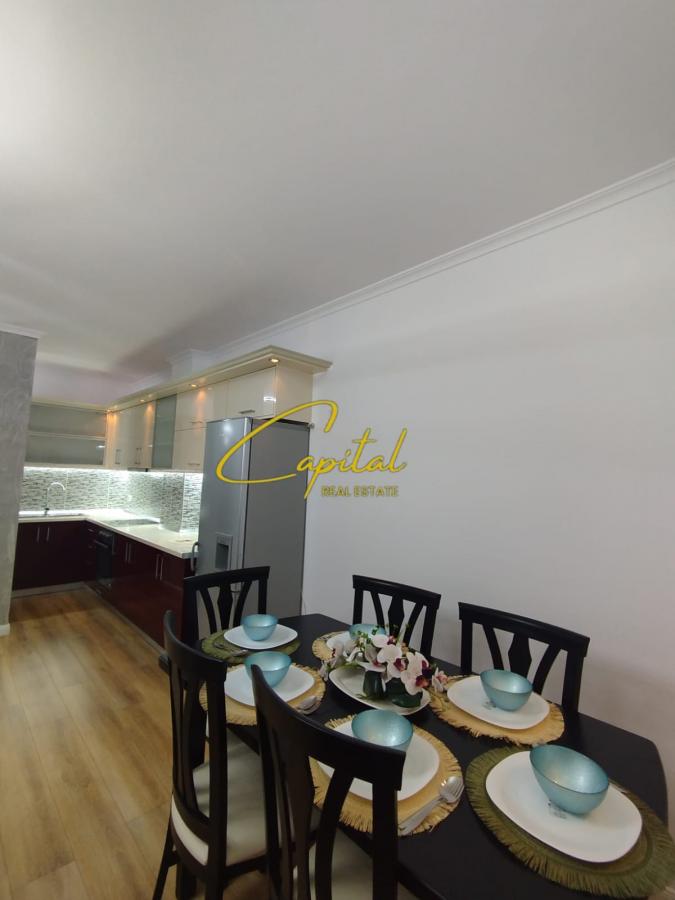 Shitet apartament 2+1 kombinat 145.000 euro