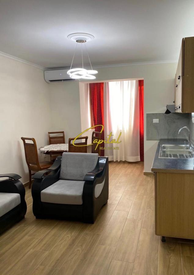 Apartament me qera 2+1+2 qender 700 euro