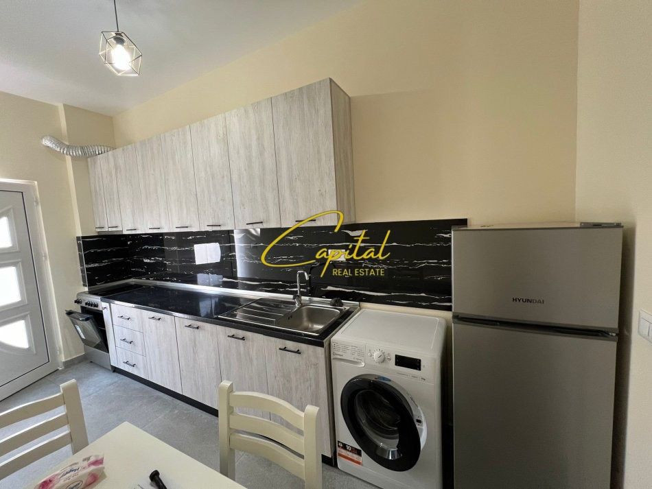 Apartament me qera 1+1 shkolla e bashkuar 400 euro