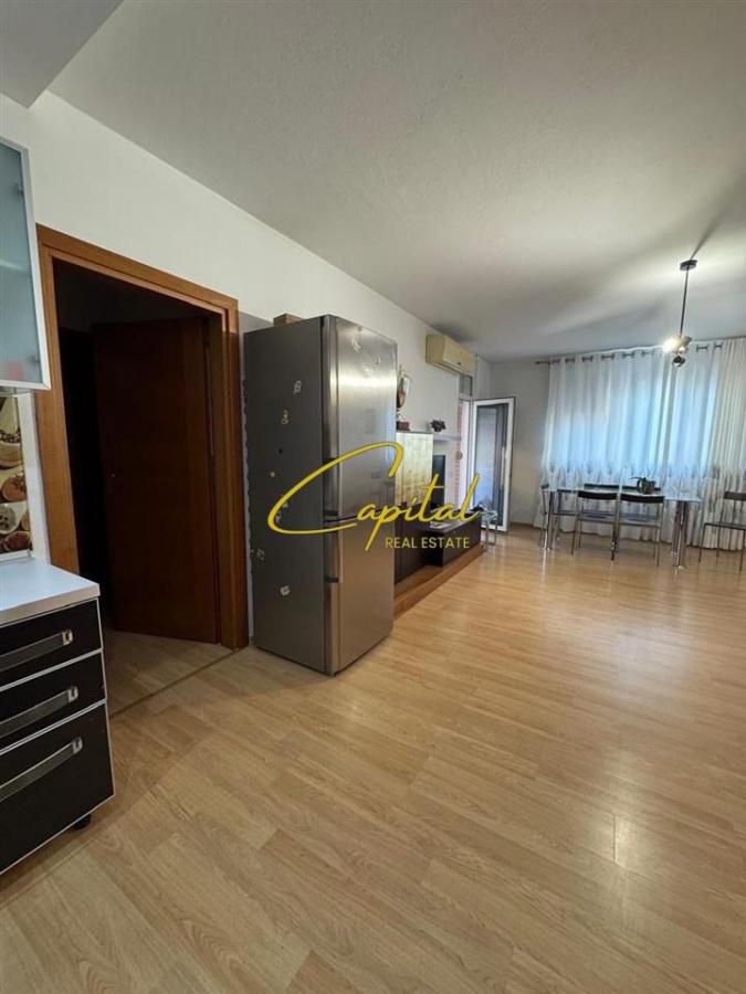 Apartament me qera 2+1 kodra e diellit 600 euro