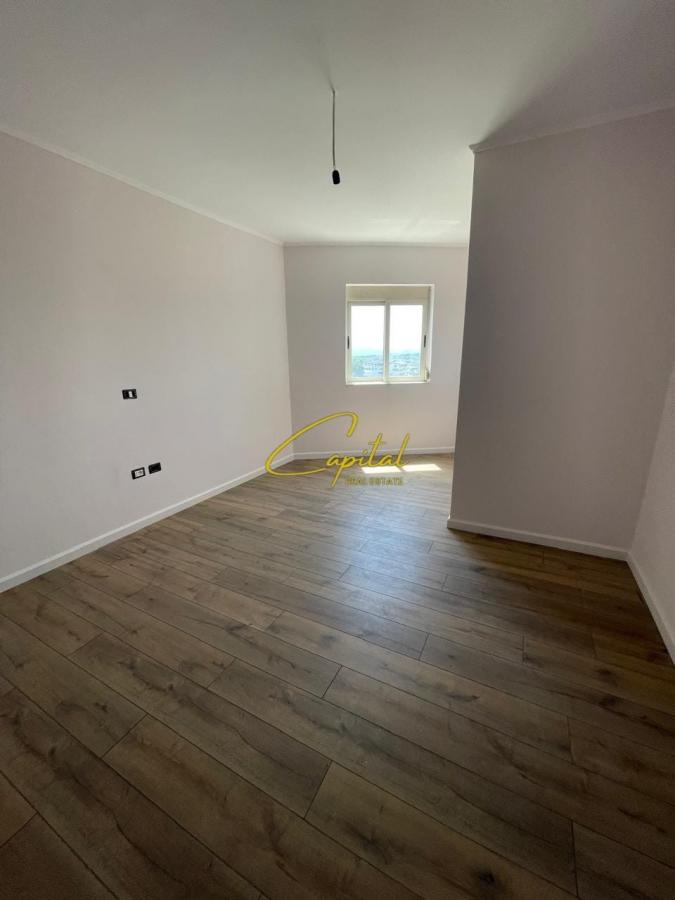 Shitet apartament 3+1+2 fresku 124.000 euro