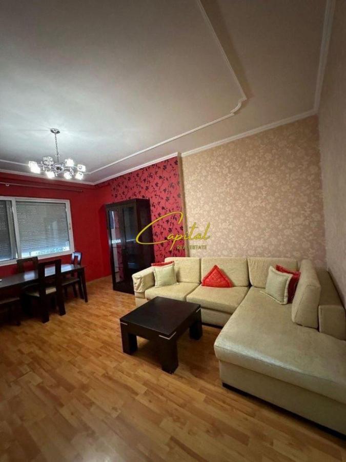Apartament me qera 1+1 21 dhjetori 50.000 leke