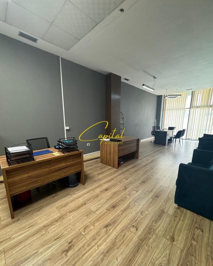 Zyre me qera 60 m2 21 dhjetori 700 euro