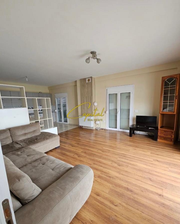 Apartament me qera 3+1 vilat maerikane 55.000 leke