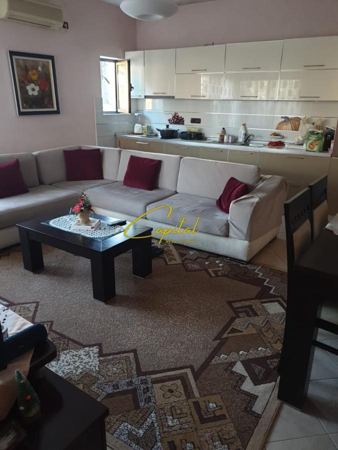 Apartament me qera 2+1 ish stacioni trenit 65.000 leke