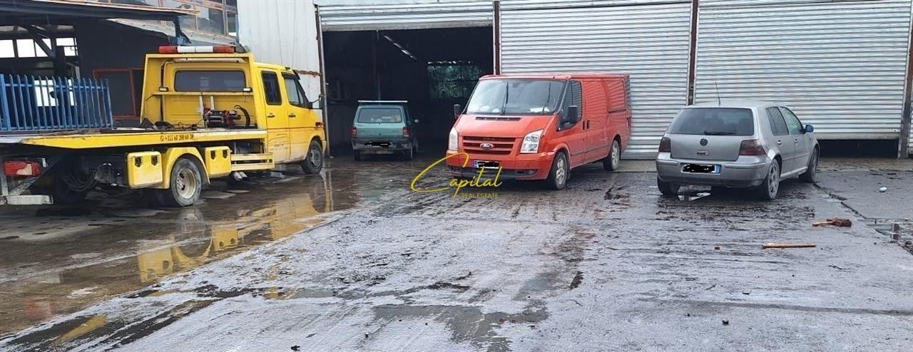 Magazine me qera 290 m2 vaqarr 1.300 euro
