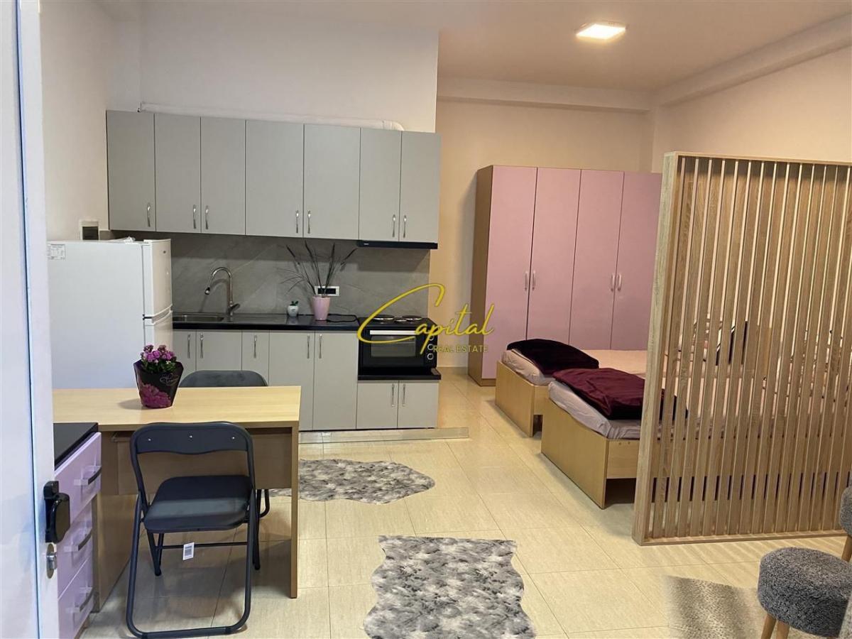 Shitet apartament garsionere 37 m2 kodra e diellit 75.000 euro