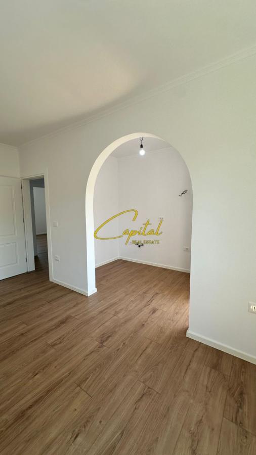 Shitet apartament 2+1 kongresi i manastirit 129.000 euro