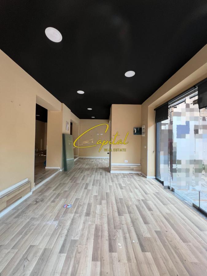 Dyqan me qera 80 m2 21 dhjetori 2.600 euro