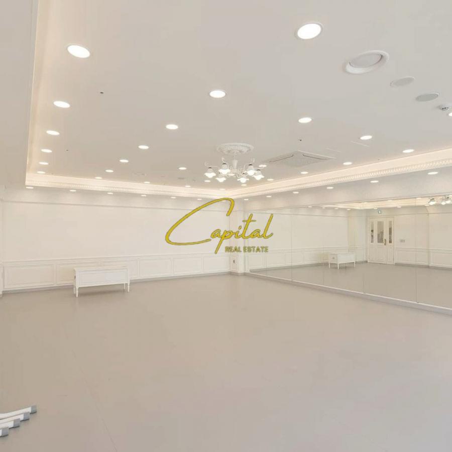 Ambient biznesi me qera 56 m2 blv bajram curri 1000 euro