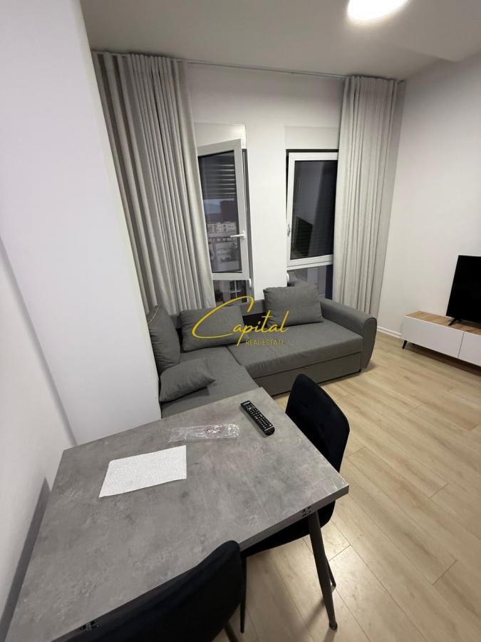 Apartament me qera 2+1 21 dhjetori 50.000 leke