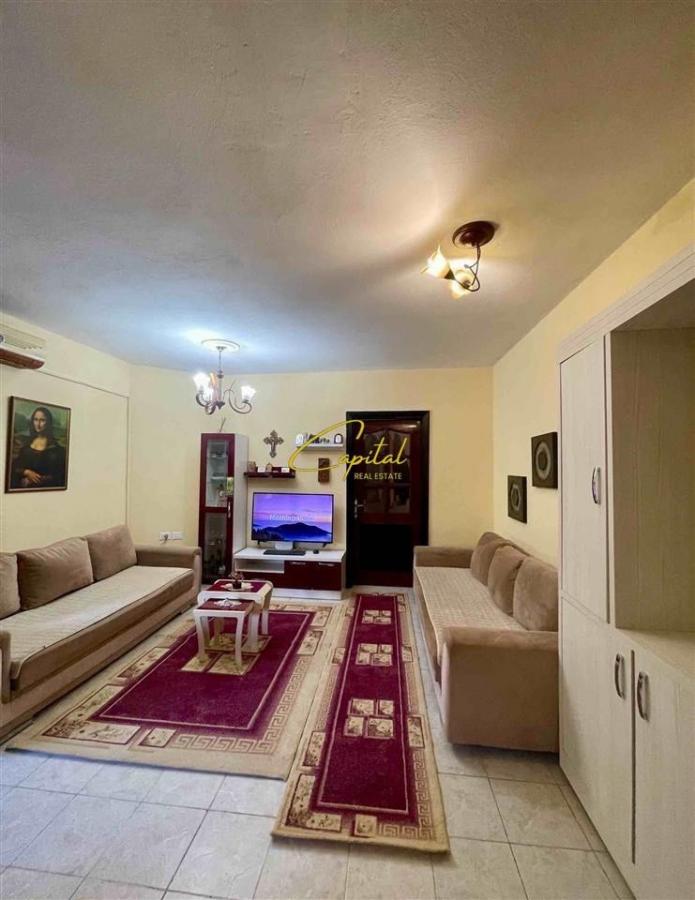 Shitet apartament 1+1 ish fusha aviacionit 105.000 euro