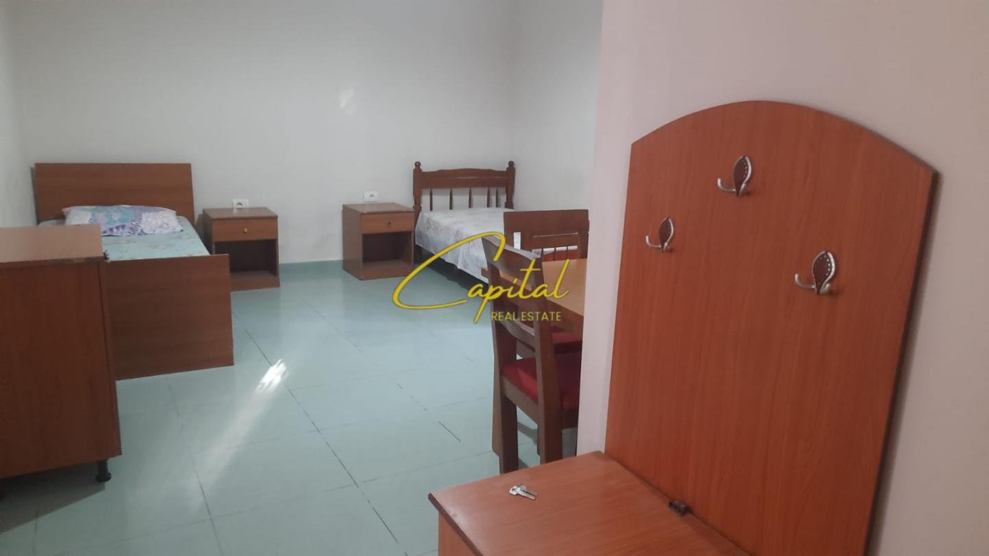 Garsoniere me qera 30 m2 rruga e bogdaneve 300 euro
