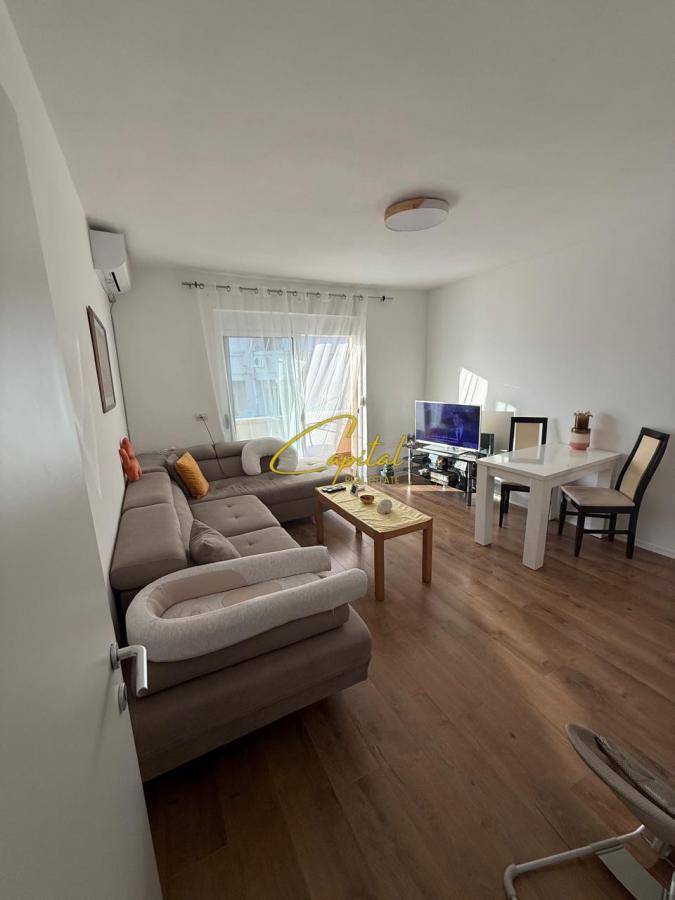 Shitet apartament 2+1 brryli 155.000 euro