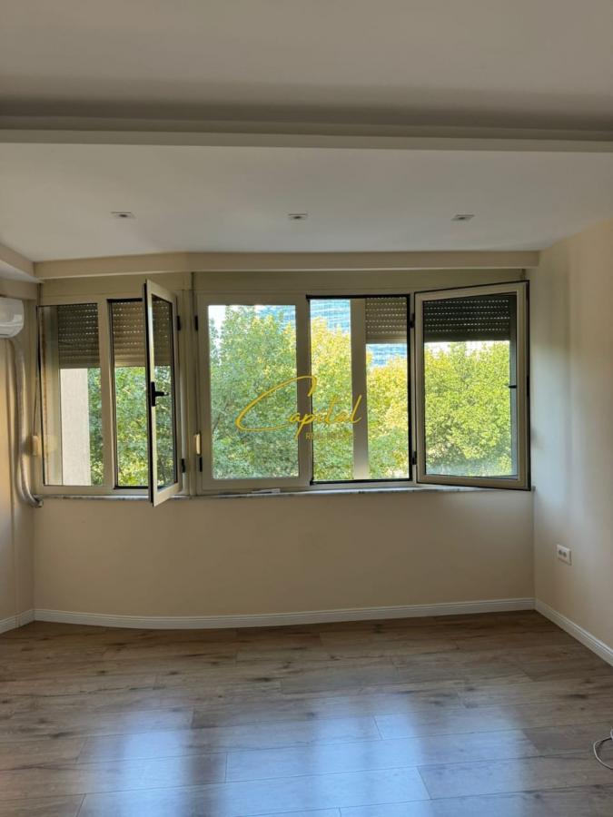 Zyre me qera 80 m2 qender 1.200 euro
