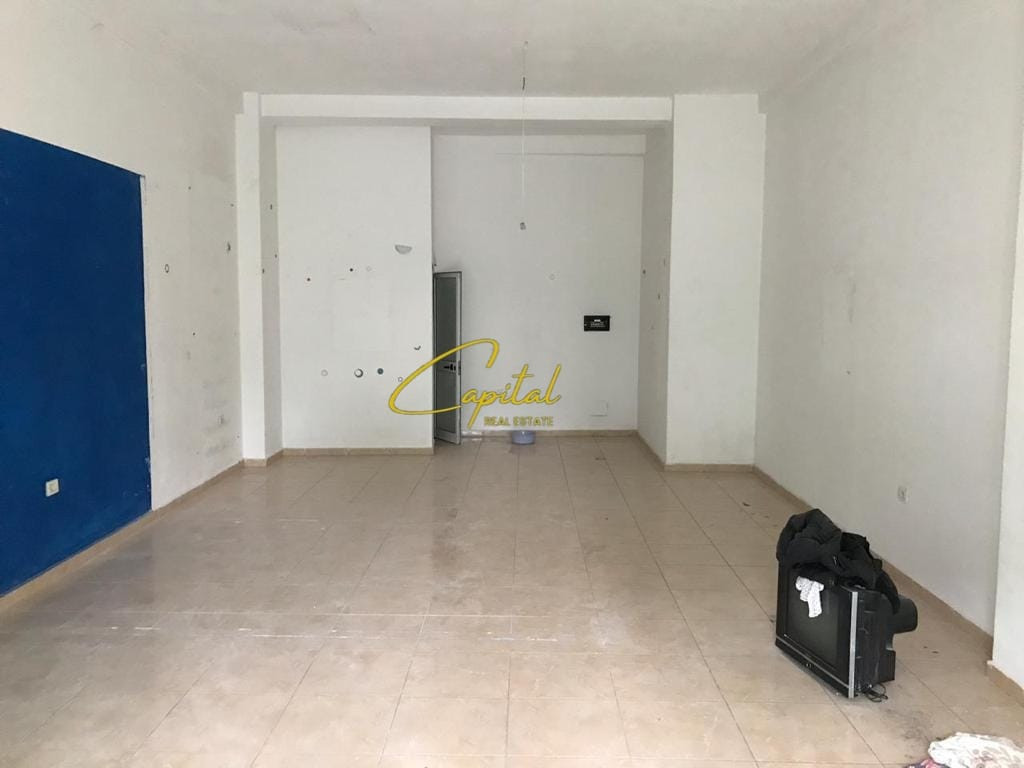 Ambient biznesi me qera 60 rruga kongresi manastirit 330 euro