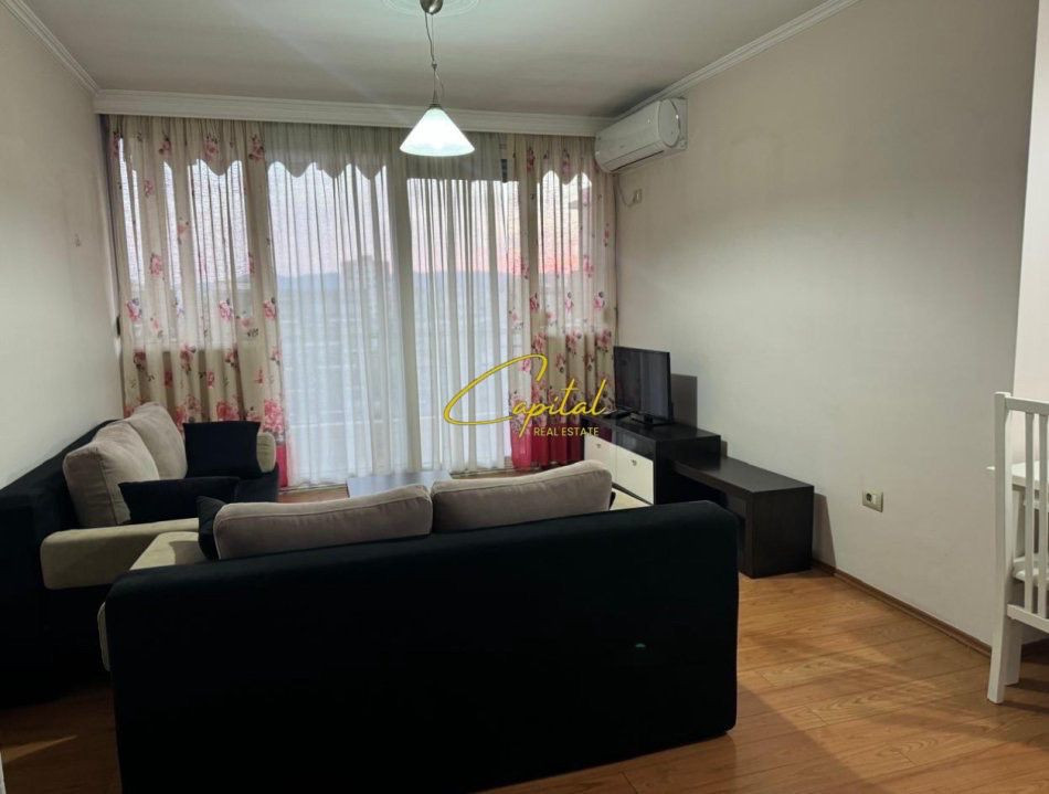 Apartament me qera 1+1 rruga e kavajes 560 euro