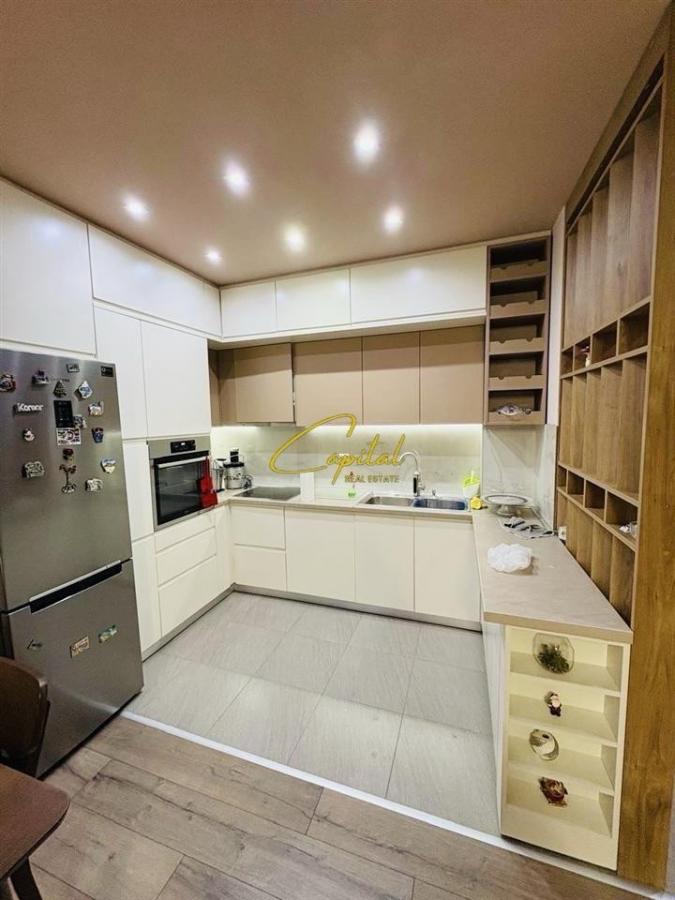 Apartament me qera 2+1 kinostudio 600 euro