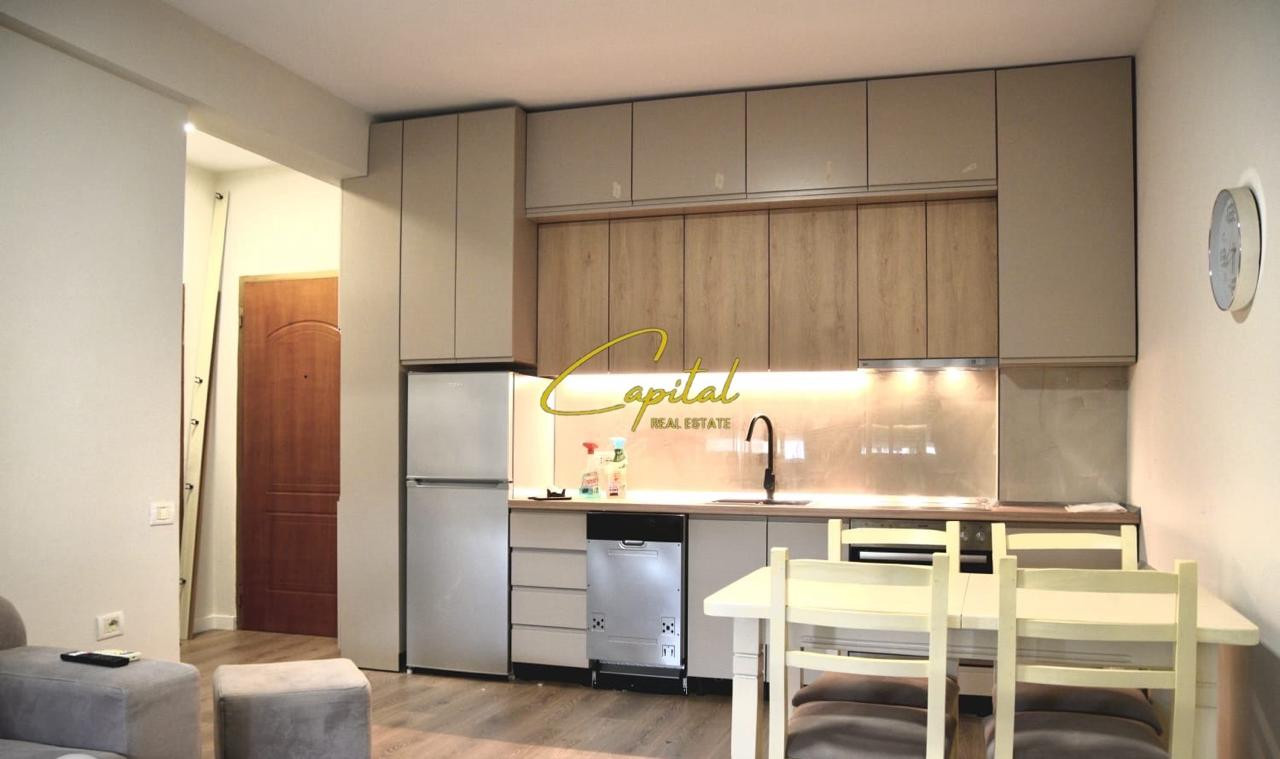 Apartament me qera 1+1 komuna e parisit 60.000 leke