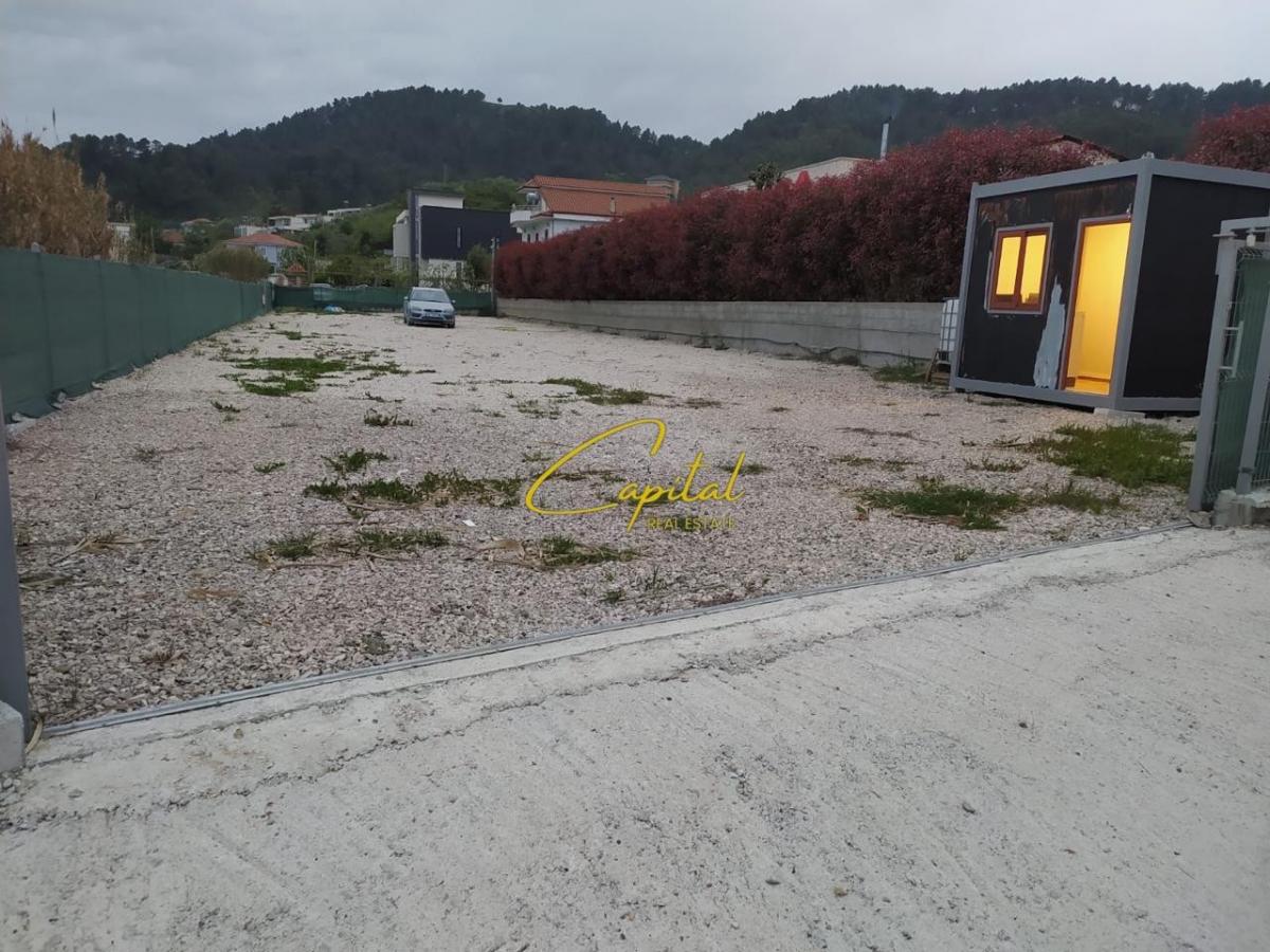 Toke me qera 1700 m2 prush 500 euro
