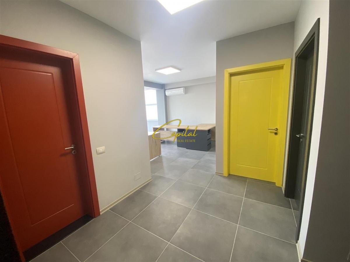 Zyre me qera 100 m2 rruga e elbasanit 550 euro