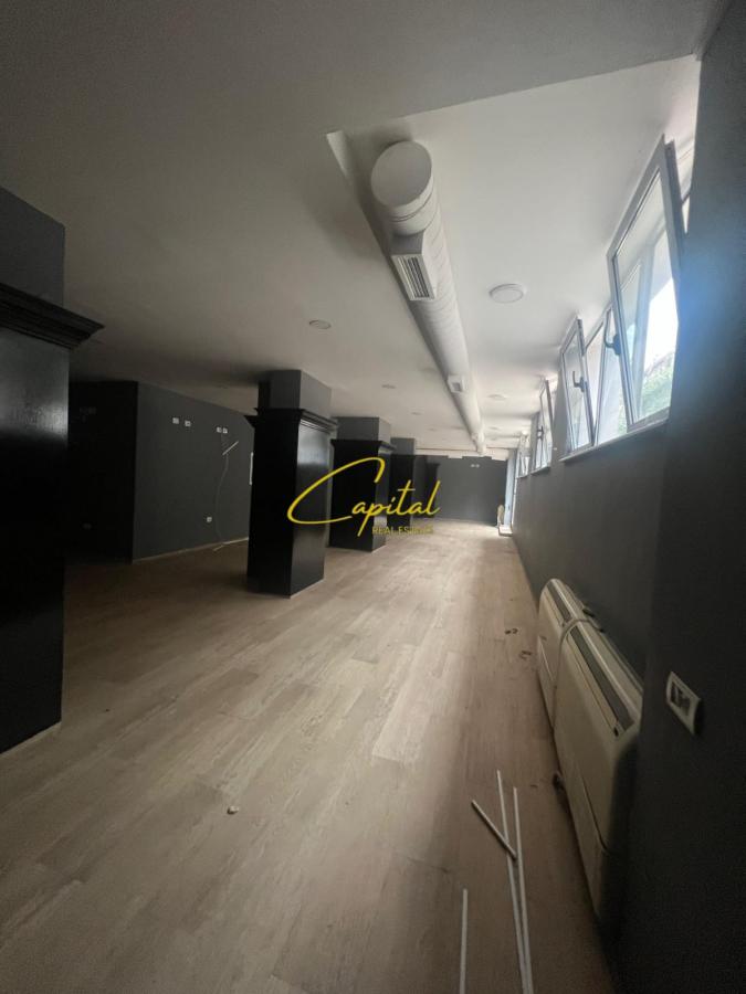 Ambient biznesi me qera 240 m2 pazari i ri 950 euro