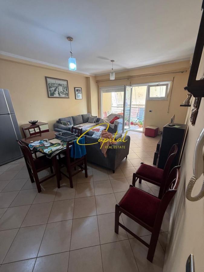 Apartament me qera 2+1+2 ish tregu elektrik 45.000 leke