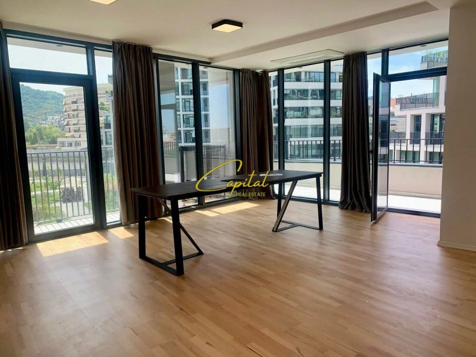 Ambient bizneis me qera 160 m2 kompleksi lake view 1.850 euro
