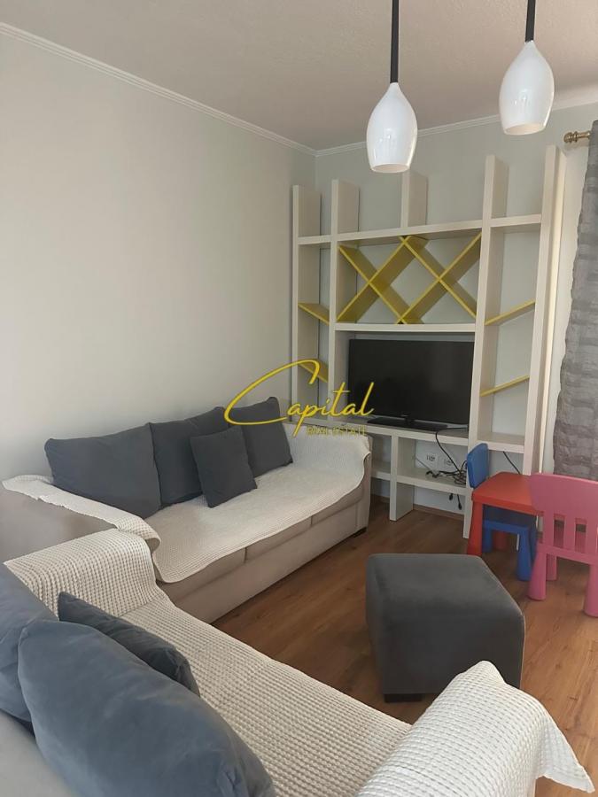 Apartament me qera 2+1 komuna e parisit 700 euro