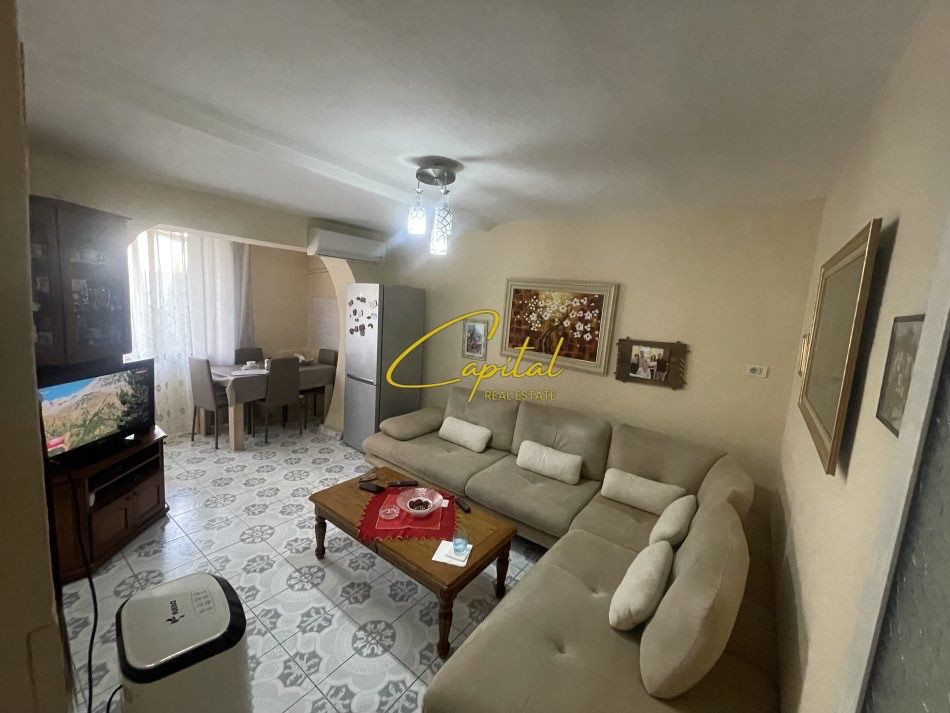 Shitet apartament 2+1 brryli 130.000 euro