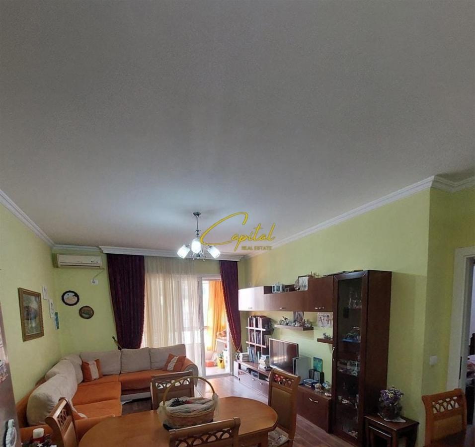 Shitet apartament 2+1 kinostudio 140.000 euro