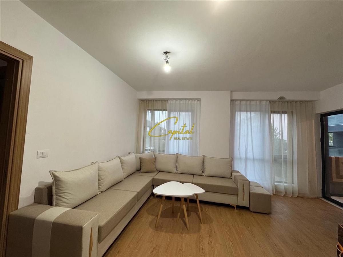 Apartament me qera 3+1 5 maji 50.000 leke