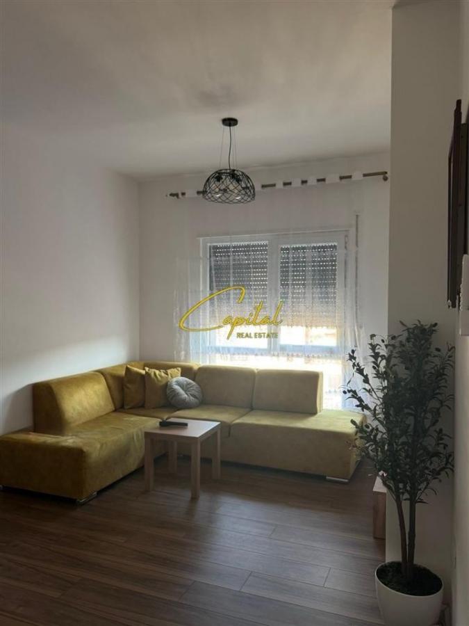 Apartament me qera 1+1 xhamlliku 55.000 leke