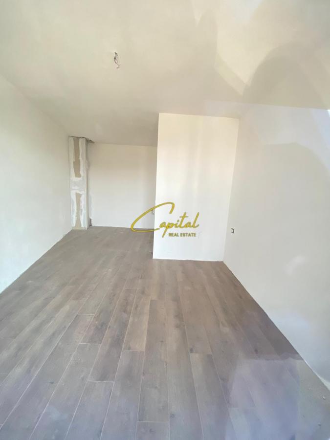 Shitet apartament 1+1 ish fusha aviacionit 122.500 euro
