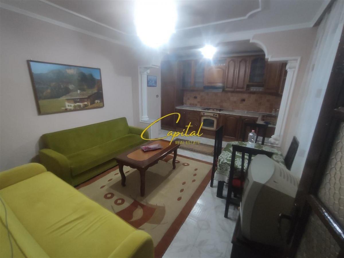 Apartament me qera 2+1 ish stacioni trenit 400 euro