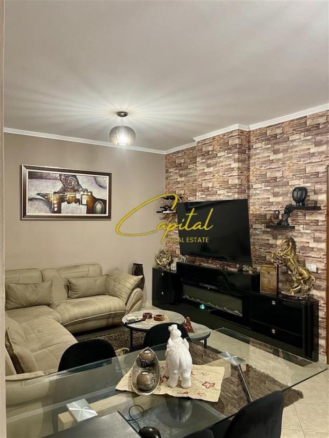 Shitet apartament 2+1 astir 129.000 euro