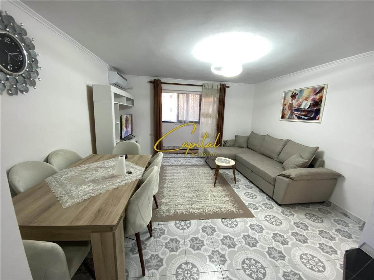 Apartament me qera 2+1 ish restorant durresit 600 euro