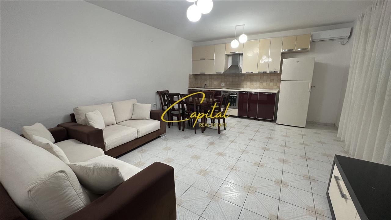 Apartament me qera 2+1 kombinat 50.000 leke