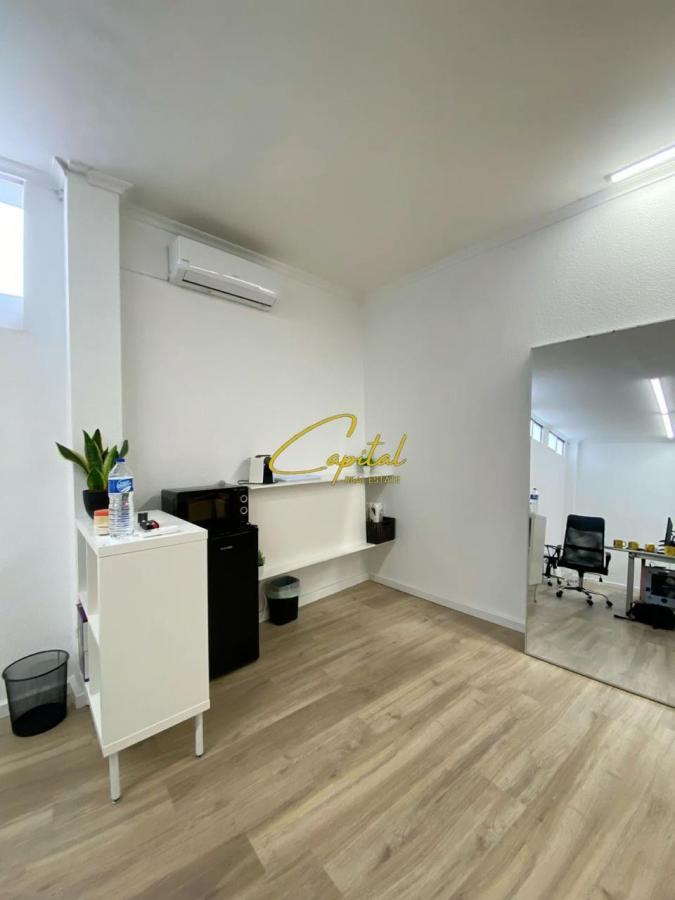 Ambient biznesi me qera 70 m2 myslym shyri 700 euro
