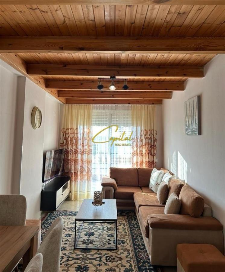 Apartament me qera 2+1 fresku 52.000 leke