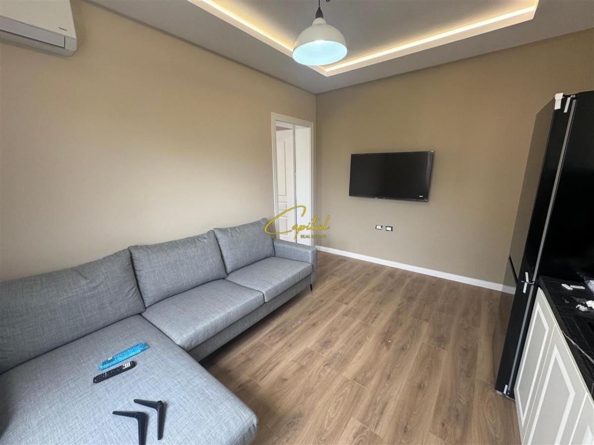Apartament me qera 1+1 ish stacioni trenit 55.000 leke